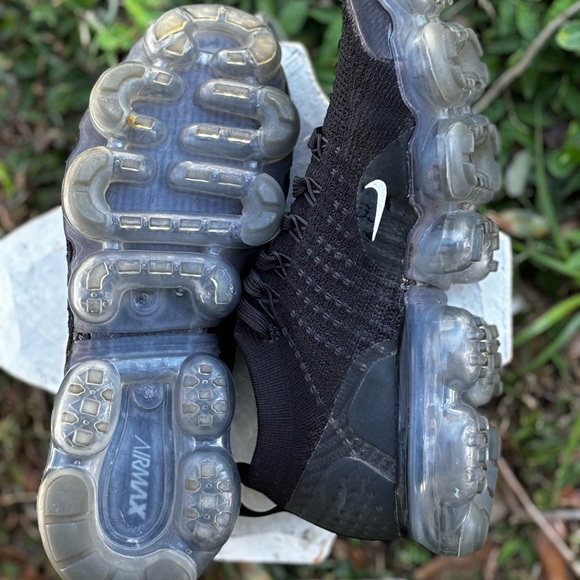 Wmns Air VaporMax Flyknit 2 ‘Black White’ 942843-001 sze 7.5 - Picture 6 of 8